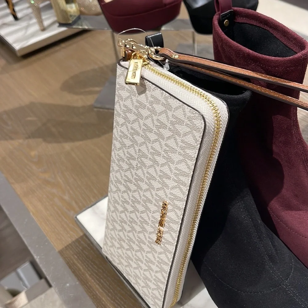 Michael Kors Jet Set Travel Large Travel CONTINENTAL wallet-wristlet-phoneholder - Picture 5 of 16